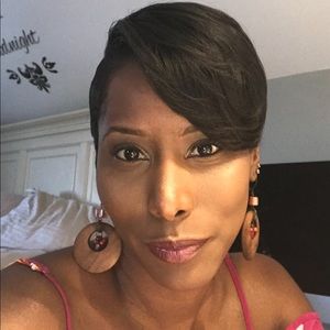 Meet your Posher, Lashana